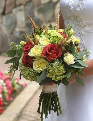 I will have a deep red bouquet while the bridesmaids will have 